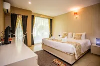 La Villa Boutique Hotel Отели в г. 