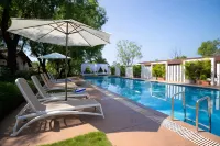 White Wood Resort by Stone Wood Hotels - Pools