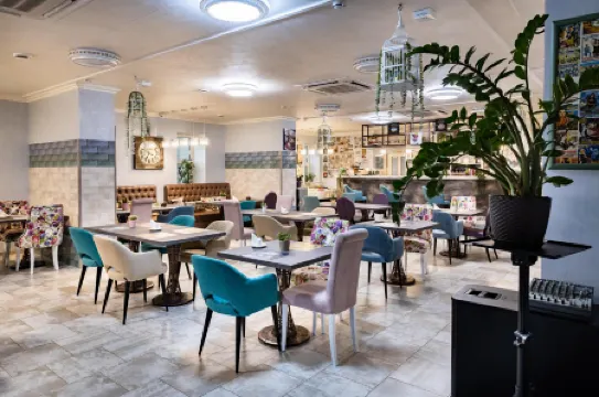 Customs House (Кастом)