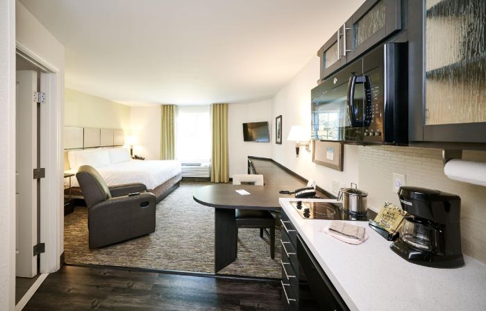 Sonesta Simply Suites Detroit Ann Arbor