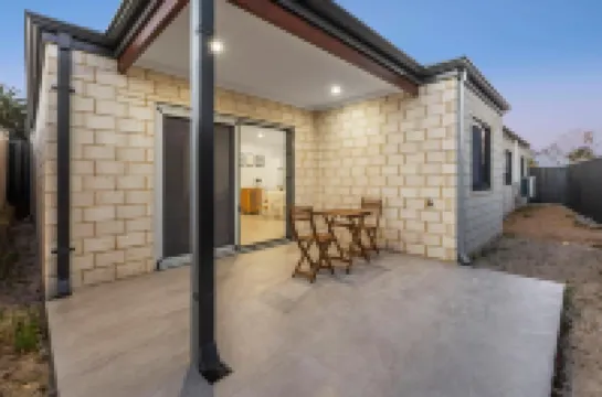 高級現代民宿 - 步行至科廷大學 - 共用廚房