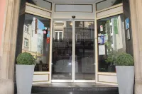 Yasha Hotel - Bãi đậu xe
