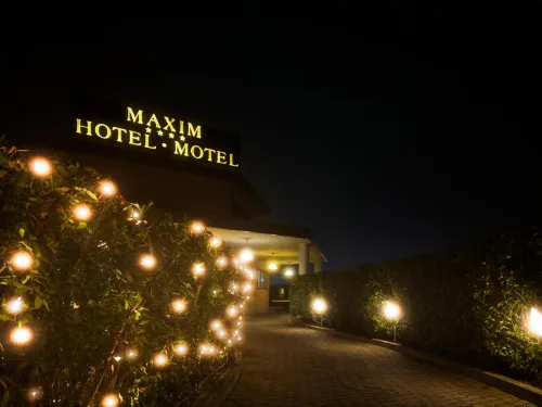 Hotel Maxim Избранное Photos