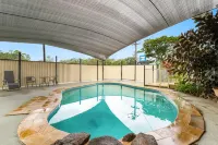 Gallery Motel
