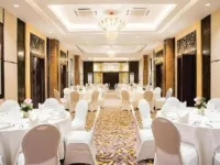 Acuatico Beach Resort ライヤ周辺のホテル