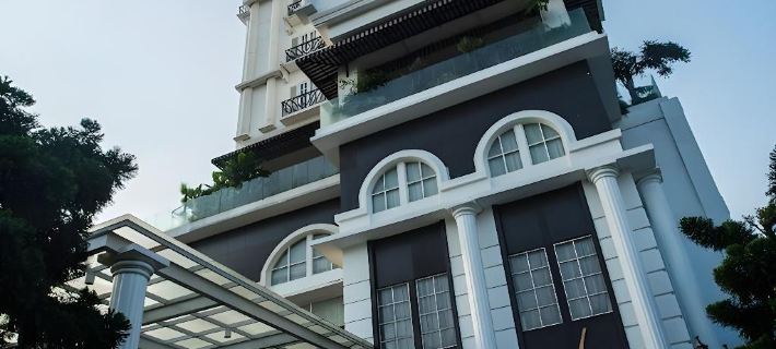 Amaroossa Royal Bogor Hotels in Bogor City