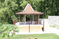 Borobudurhills - Nouto- ja jättöpalvelut