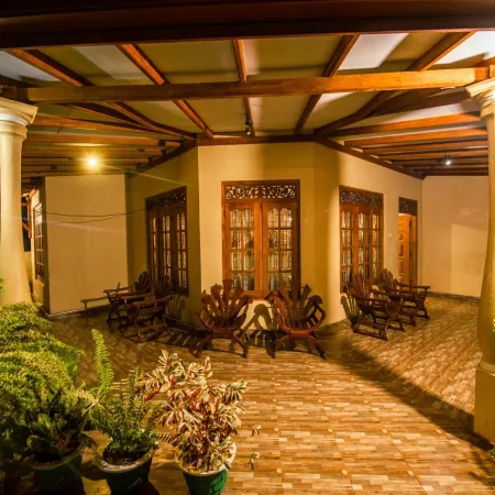 Wildlife Safari House Hotels in Udawalawa