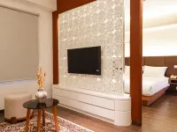 Omar Hotel Hotels near Benteng Stadium