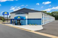 Days Inn by Wyndham la Crosse - Lemmikkieläimet sallittu