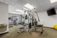 Suburban Studios Fort Smith - parking