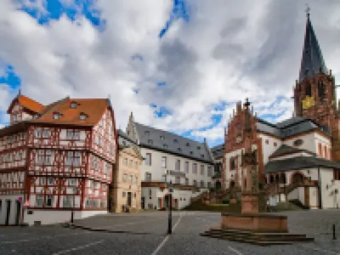 การ์เนอร์ โฮเทล โพสต์ แอชาฟเฟนบวร์ก บาย ไอเอชจี โรงแรมในAschaffenburg