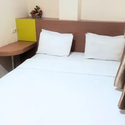 Capital Hotel Makassar Hotel dekat Toko Ika
