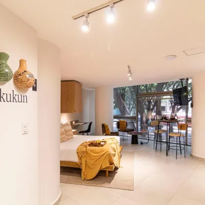 Kukun Insurgentes Roma Hotels near Mercado Roma