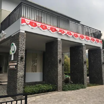 Arainn Bed & Breakfast Tretes Prigen by ecommerceloka