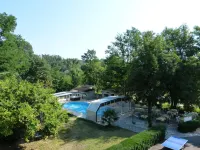 Logis Hôtel Restaurant les Cèdres - piscina