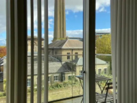 Blissful One Bed Near the River Hotels in Brentford