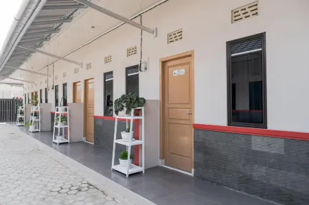 RedDoorz Syariah Near Hajimena Lampung