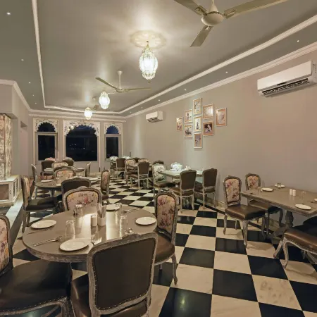 Hotel Raj Kuber