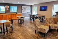 Super 8 by Wyndham Cloverdale IN