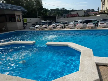 Golden Plaza (Голден Плаза)