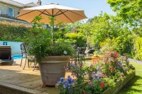 Luccombe Villa Holiday Apartments Hotel a 