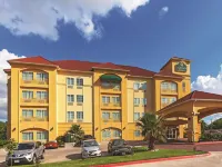 La Quinta Inn & Suites by Wyndham Columbus TX - WiFi