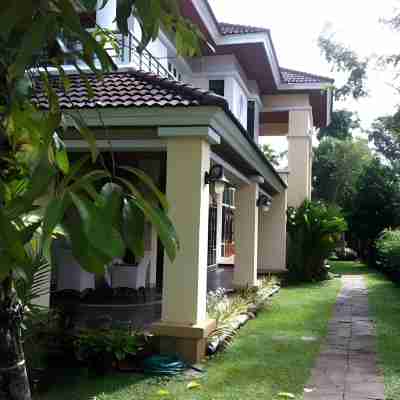 特里帕亞羅姆家庭旅館 Hotel Exterior