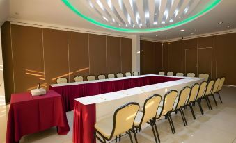 Queen Margarette Hotel - Downtown