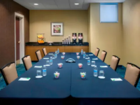 WILLOW GROVE INN by IHG โรงแรมในวิลโลว์โกรฟ