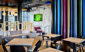 Aloft Montreal Airport