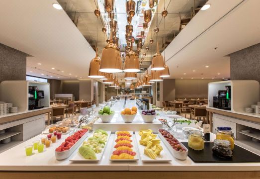 1. NH 컬렉션 마..