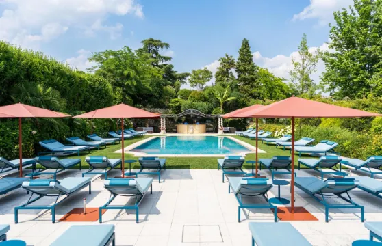 阿米斯他比布魯斯藝術別墅酒店