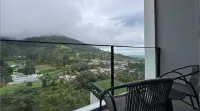 Grand Aston Puncak Hotel & Resort - Bergblick