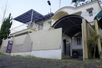 Diyar Villas Puncak H8/7 - parking