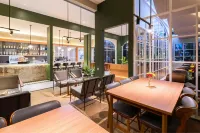 Omni Rooms by Sinergi - Quầy bar