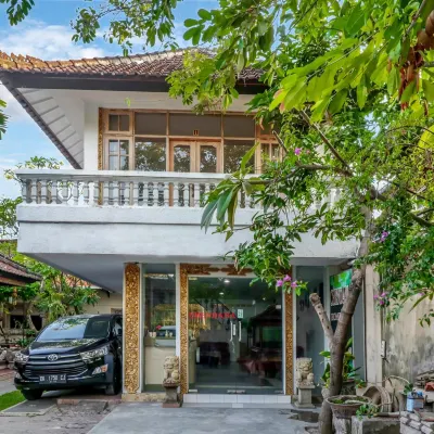 Chendana Homestay Bali Отели рядом с достопримечательностью «Бундаран Ренон»