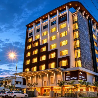 Hotel Udai Median Các khách sạn gần Trung tâm thương mại Rkay