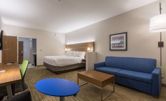 Holiday Inn Express & Suites San Marcos South