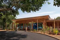 Sheraton New Caledonia Deva Spa & Golf Resort Hotel a 