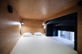 InBox Capsule Hotel (ИнБокс Капсула)