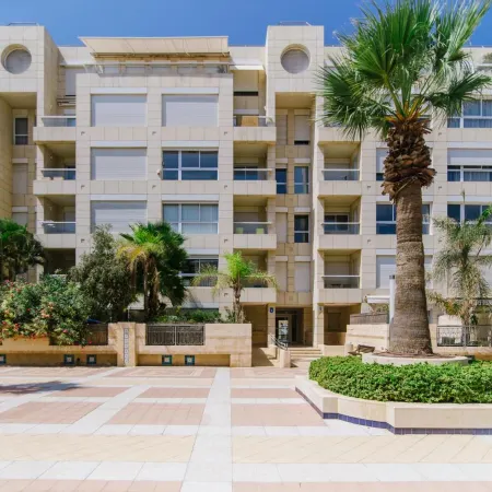 Marina Apartments by Olala Homes