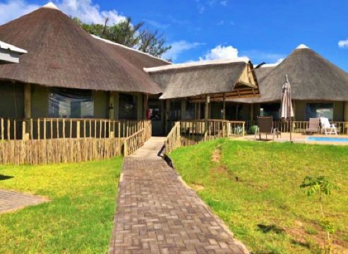 Tlou Safari Lodge