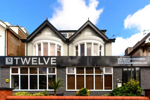 트웰브 아파트먼트