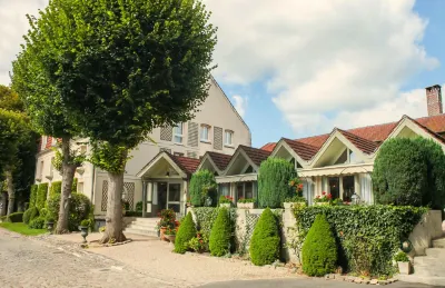 Hôtel & Restaurant le Relais d'Aumale Hotel a La Chapelle-en-Serval