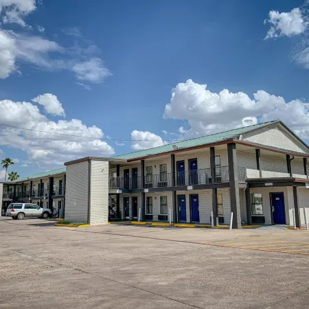 Studio 6 Laredo, TX - North I 35