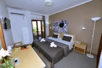 Olive Press Hotel & Apartments