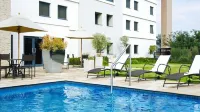 The RidgePoint Hotel - Pool