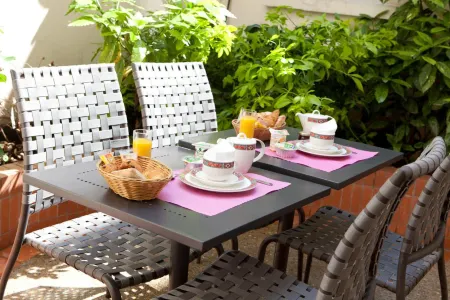 Saphir Grenelle Отели рядом с достопримечательностью «Эйфелева башня»