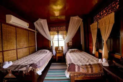 Huen Jam Rat Hotels near Wat Yang Luang